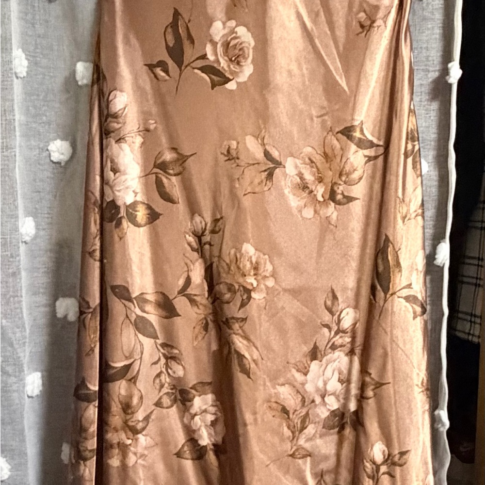 Chic Backless Floral Dress - Tan